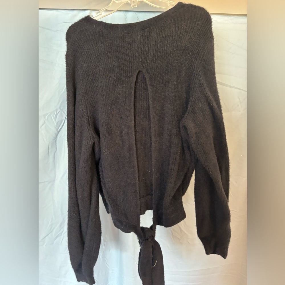 🖤 Open Backed Sweater 🖤